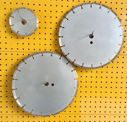 جودة عالية 230 × 2.6 / 1.8 × 10 × 16T Huachang 9 بوصة ملحومة بالليزر الجرانيت الخرسانة الجافة قطع الماس شفرة المنشار